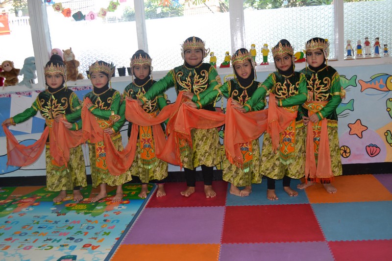 Pentas Tari Tradisional Anak Istiqamah