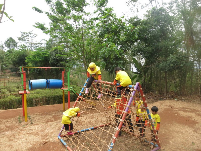Ketangkasan Outbound Jaring Tali