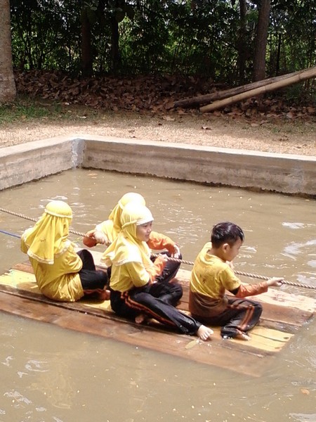 Petualangan Air Naik Rakit Edukasi