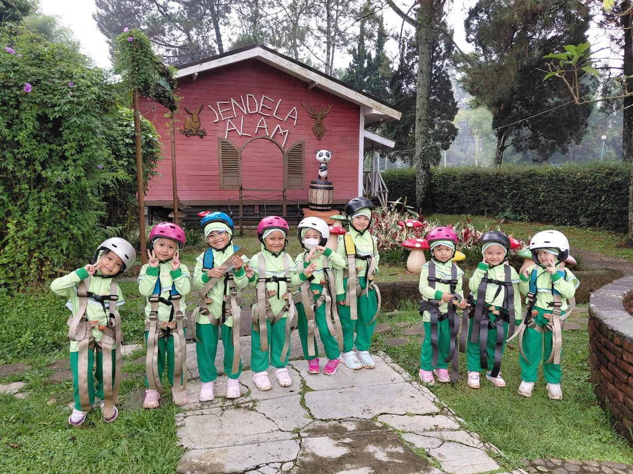 Ketangkasan & Keberanian Outbound Flying Fox