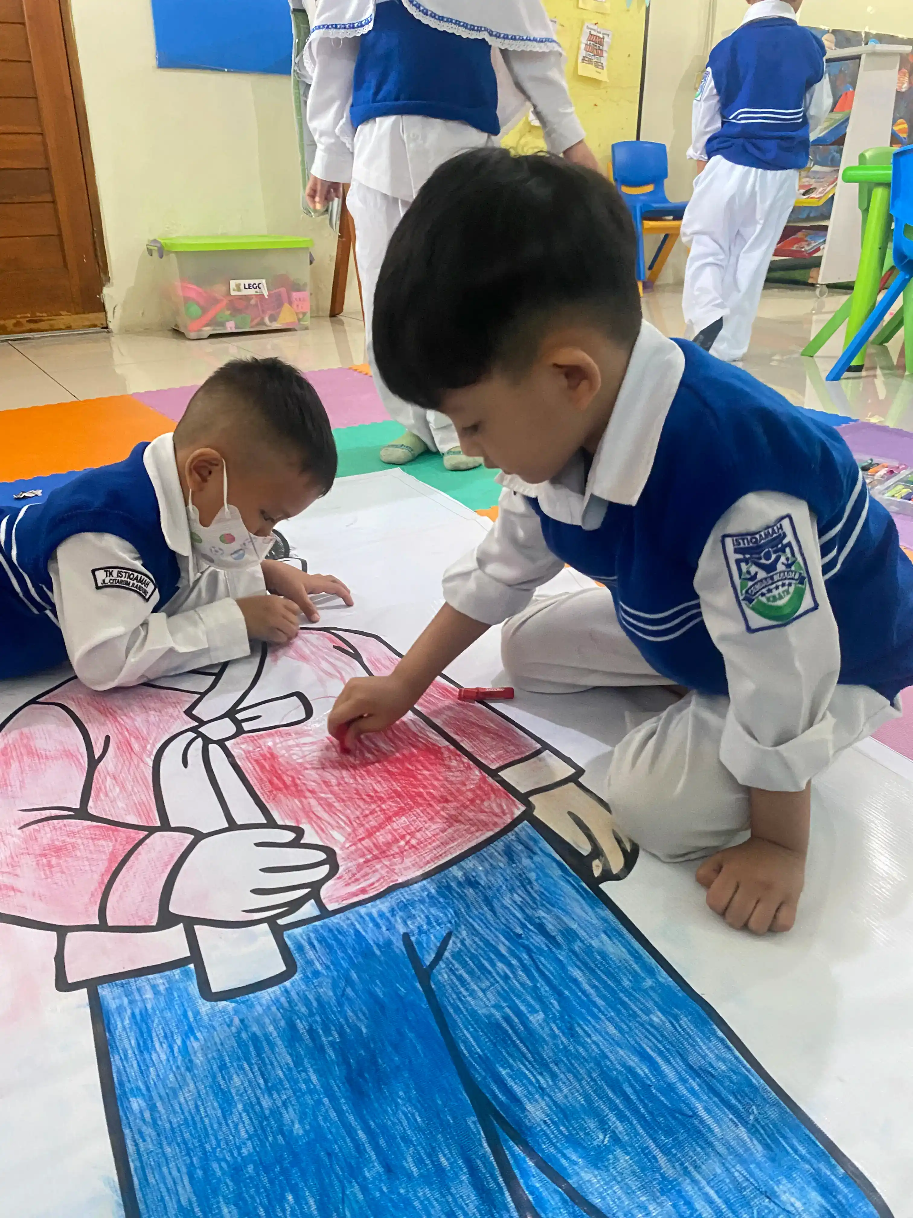 Karya Kreativitas Mewarnai Kolaboratif